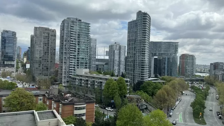 1205 238 ALVIN NAROD MEWS image #1
