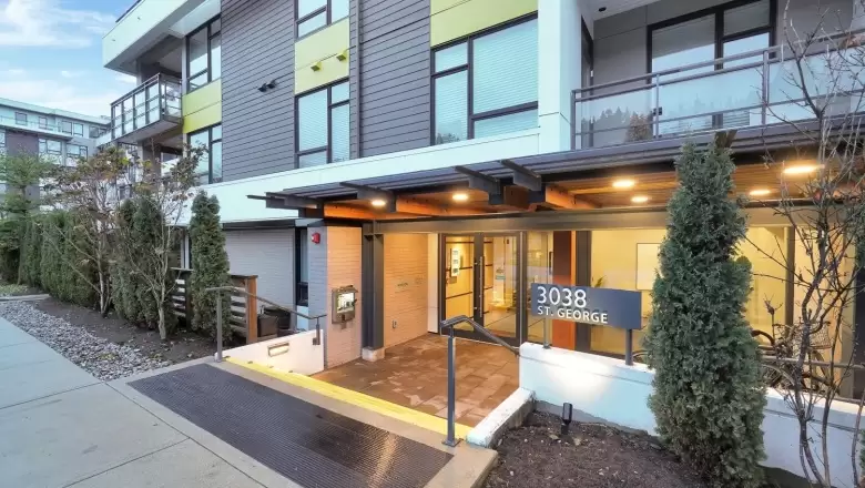 317 3038 ST GEORGE STREET image #1