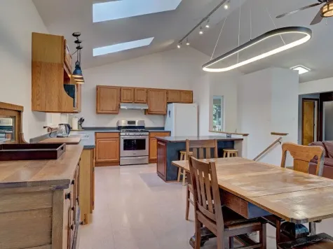 1028 BLACKBURN ROAD image #1