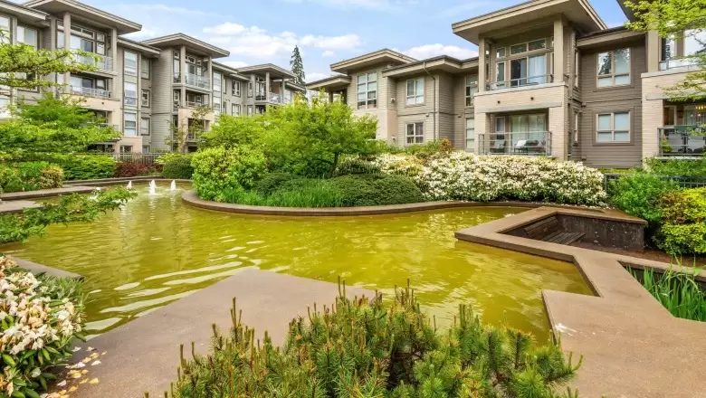 216 9319 UNIVERSITY CRESCENT image #1
