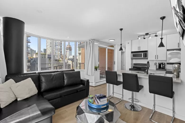 1005 688 ABBOTT STREET image #1