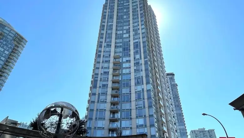 2701 188 KEEFER PLACE image #1
