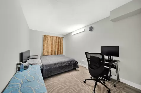104 13275 70B AVENUE image #1