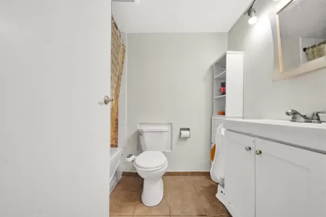 104 13275 70B AVENUE image #3