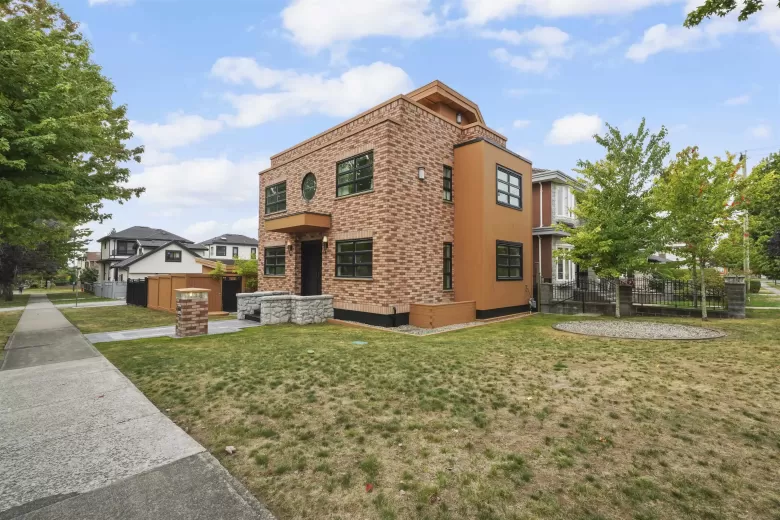 6733 VIVIAN STREET image #1
