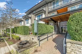 111 7488 BYRNEPARK WALK, Burnaby South, Burnaby, BC