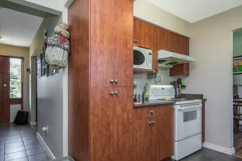 13471 67 AVENUE image #2