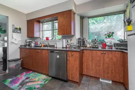 13471 67 AVENUE image #3