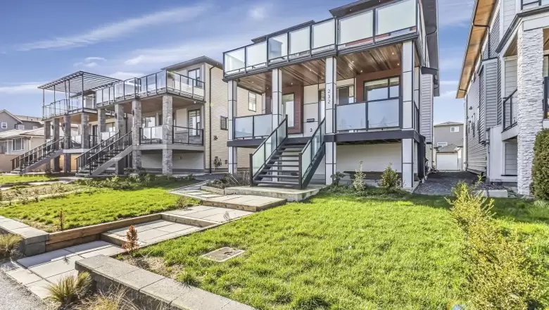 232 HOWES STREET image #1