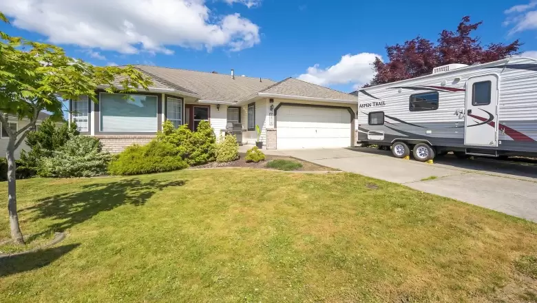 2915 SOUTHERN CRESCENT image #1