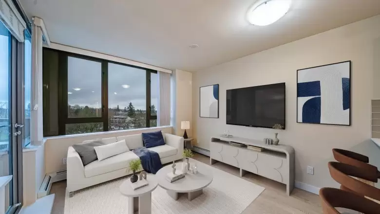 702 2689 KINGSWAY image #1