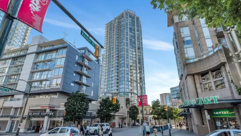 1808 188 KEEFER PLACE image #1