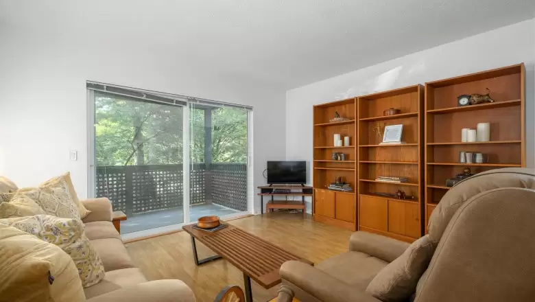 321 204 WESTHILL PLACE image #1