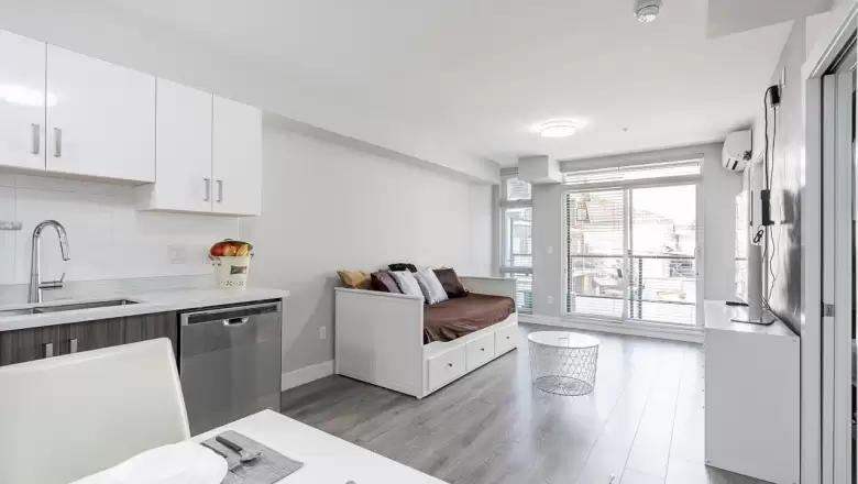 203 3939 KNIGHT STREET image #1