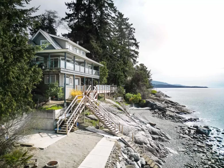 6643 SUNSHINE COAST HIGHWAY, Sechelt, BC for sale