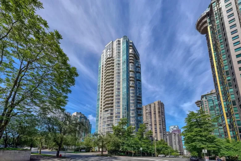 2802 717 JERVIS STREET image #1