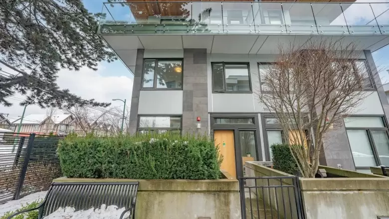6002 OAK STREET image #1