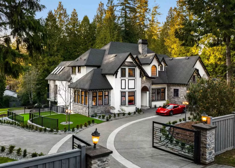 13585 28 AVENUE image #1
