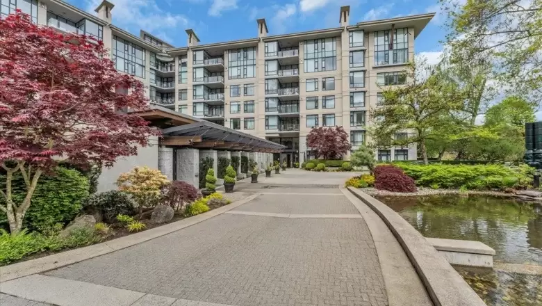 707 4685 VALLEY DRIVE image #1
