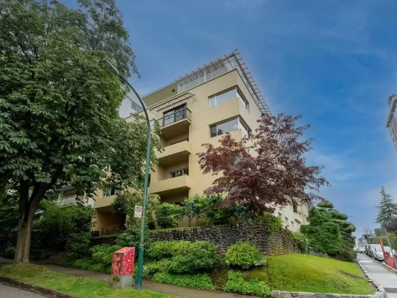 104 1972 ROBSON STREET image #1