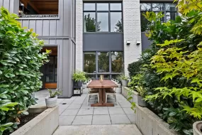 101 733 E 3RD STREET, North Vancouver, North Vancouver, BC