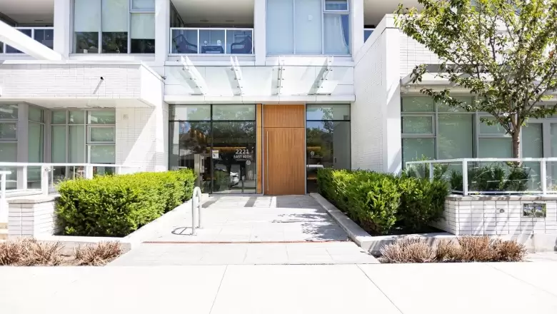 1701 2221 E 30TH AVENUE image #1