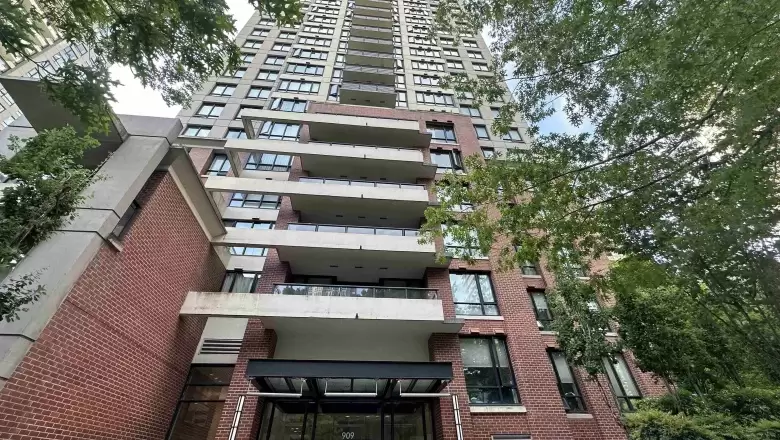 2808 909 MAINLAND STREET image #1