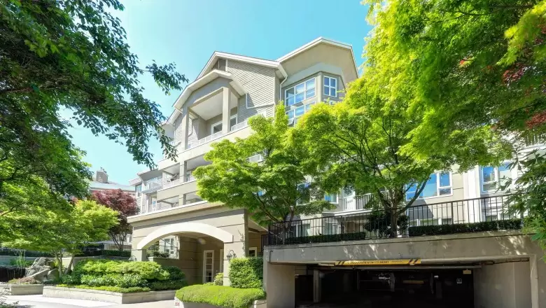 426 5888 DOVER CRESCENT image #1