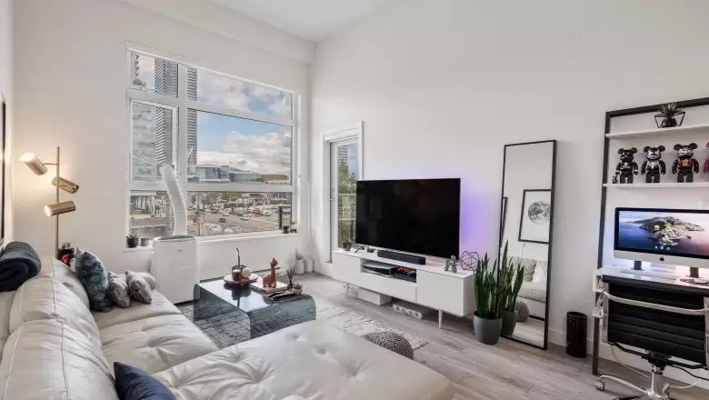 504 4468 DAWSON STREET image #1