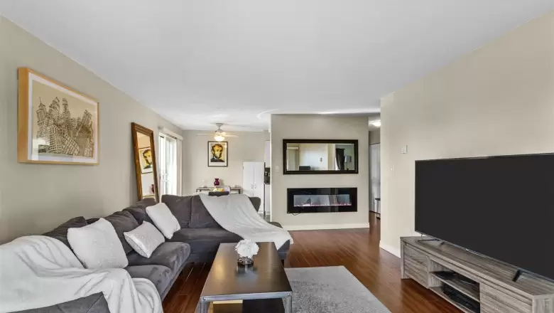 117 836 TWELFTH STREET image #1