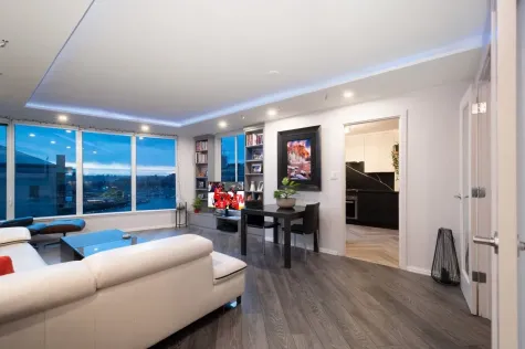 805 1500 HOWE STREET image #1