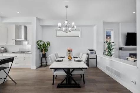 16586 21 AVENUE image #1