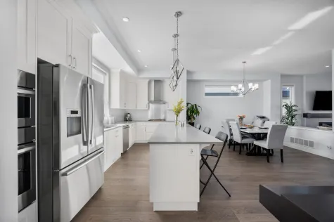 16586 21 AVENUE image #3