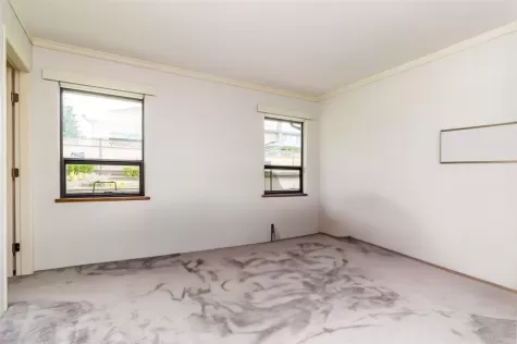 10546 GLENWOOD DRIVE image #3