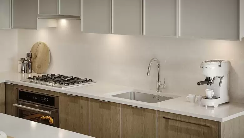 404 128 W 15TH STREET image #1
