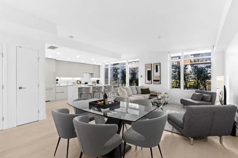301 1331 MARINE DRIVE image #1