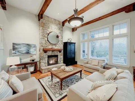15880 110 AVENUE image #3