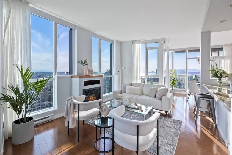 4004 1189 MELVILLE STREET image #1