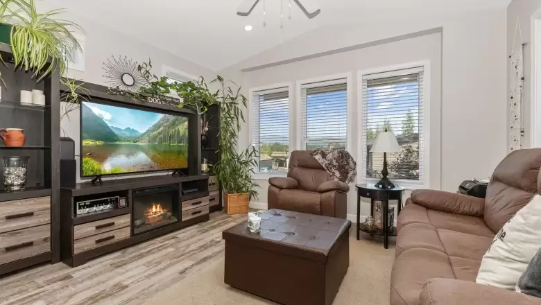 20 53480 BRIDAL FALLS ROAD image #1