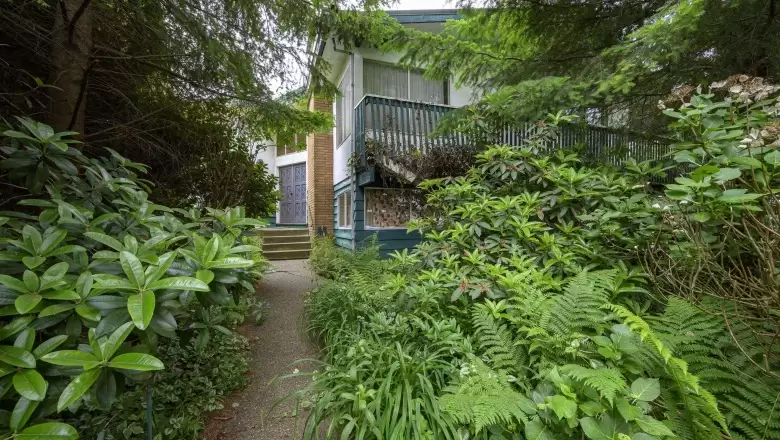 5650 CAMINO COURT image #1