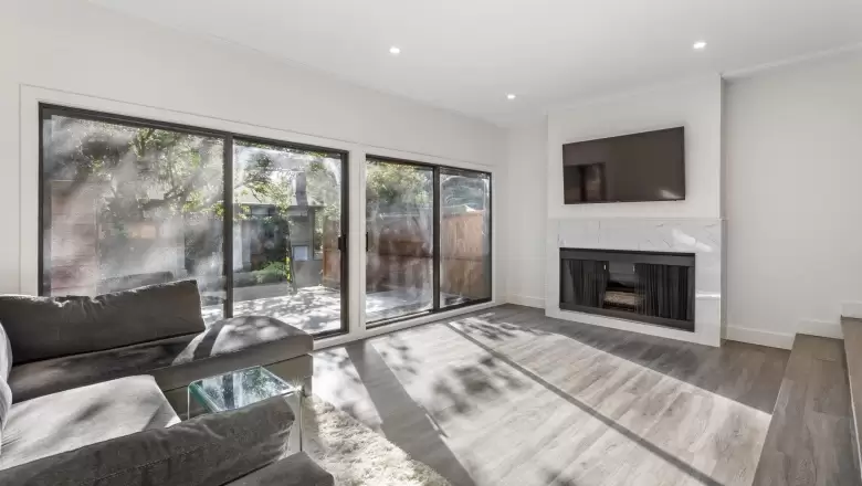 2889 NEPTUNE CRESCENT image #1