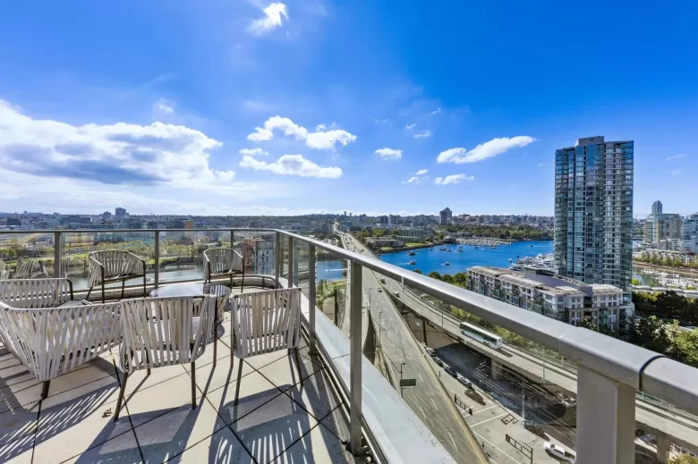1012 68 SMITHE STREET image #1