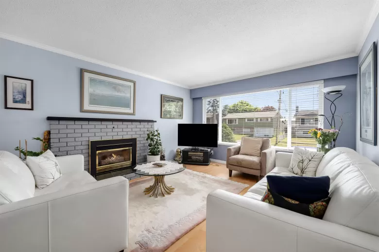 11455 85 AVENUE image #1