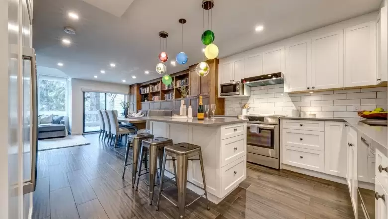 8 6127 EAGLE RIDGE CRESCENT image #1