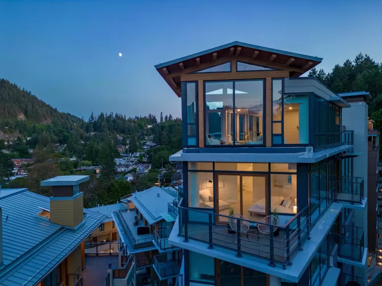 901 6699 NELSON AVENUE image #1