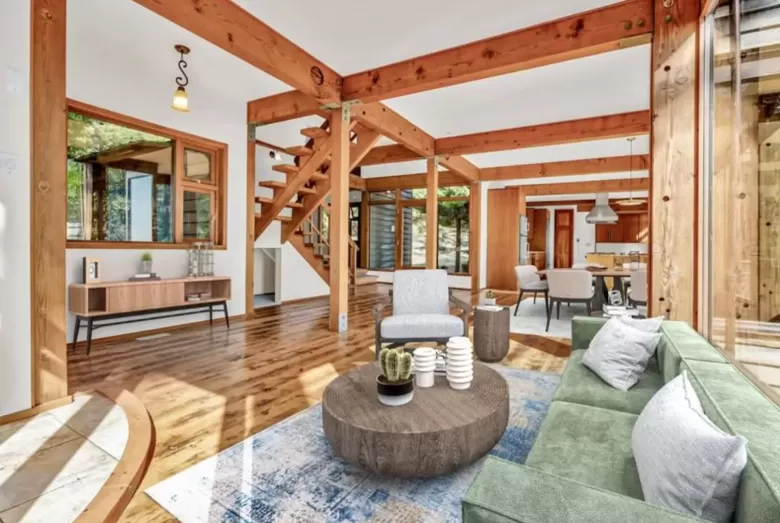 1091 COWAN POINT DRIVE image #1