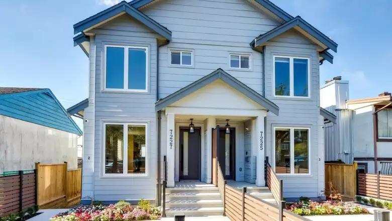 7227 VICTORIA DRIVE image #1