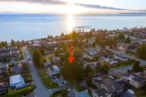 15482 SEMIAHMOO AVENUE, South Surrey White Rock, White Rock, BC