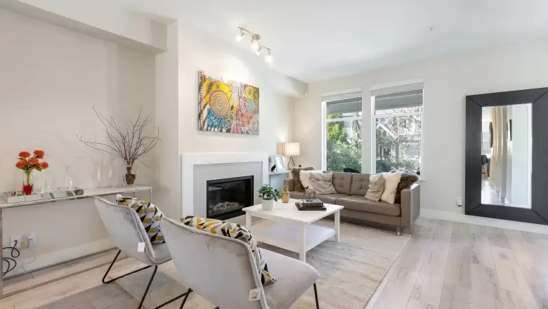 20574 84A AVENUE image #1