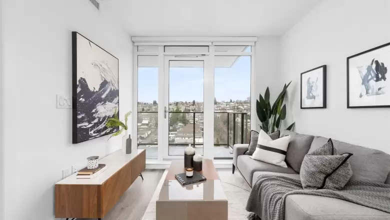 1002 8181 CHESTER STREET image #1